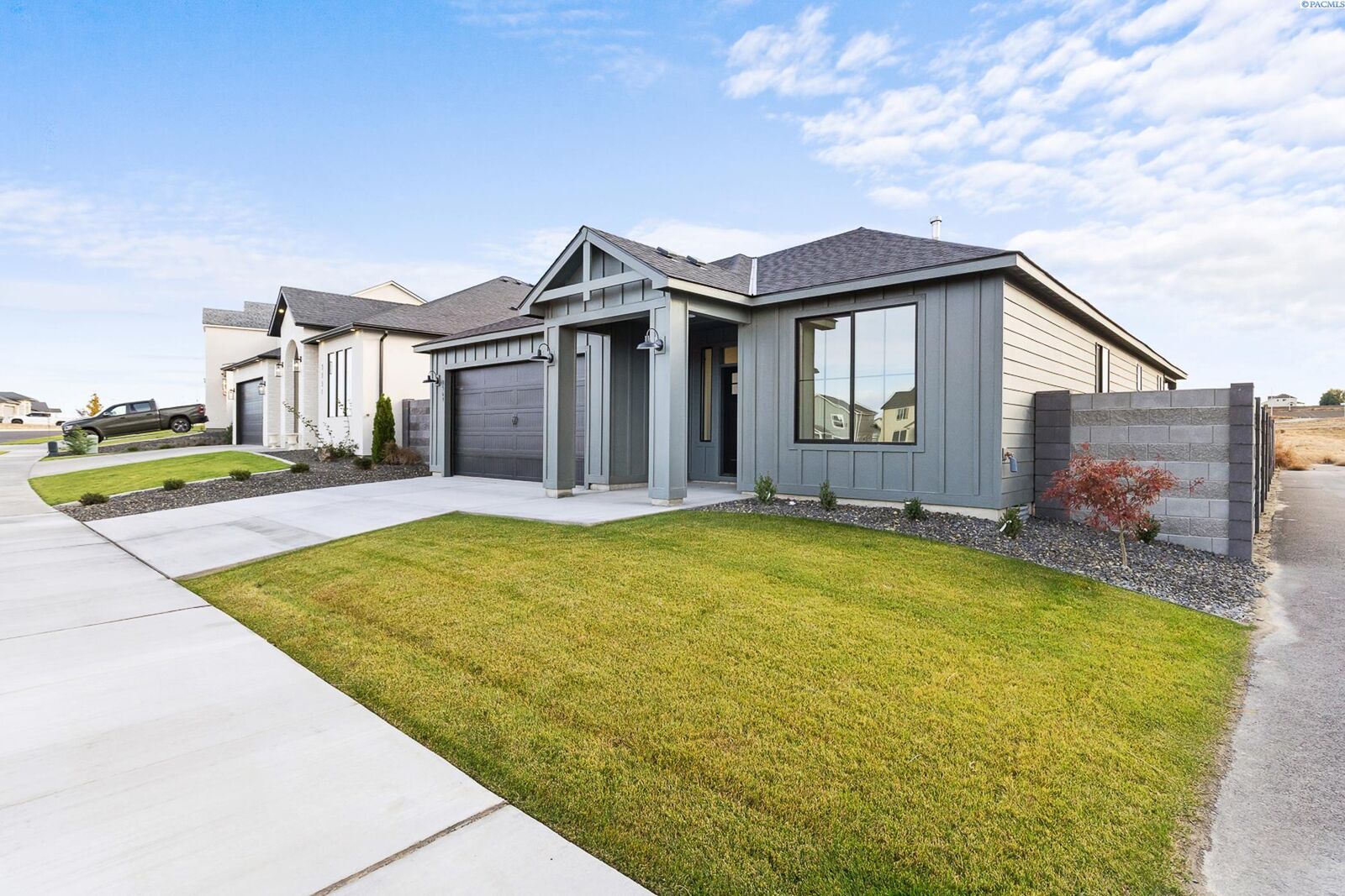 Property Photo: 3569 Morningside Pkwy WA 99352