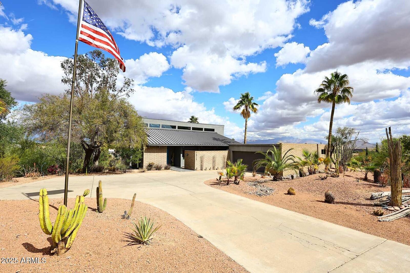Property Photo: 16920 E Monterey Drive AZ 85268