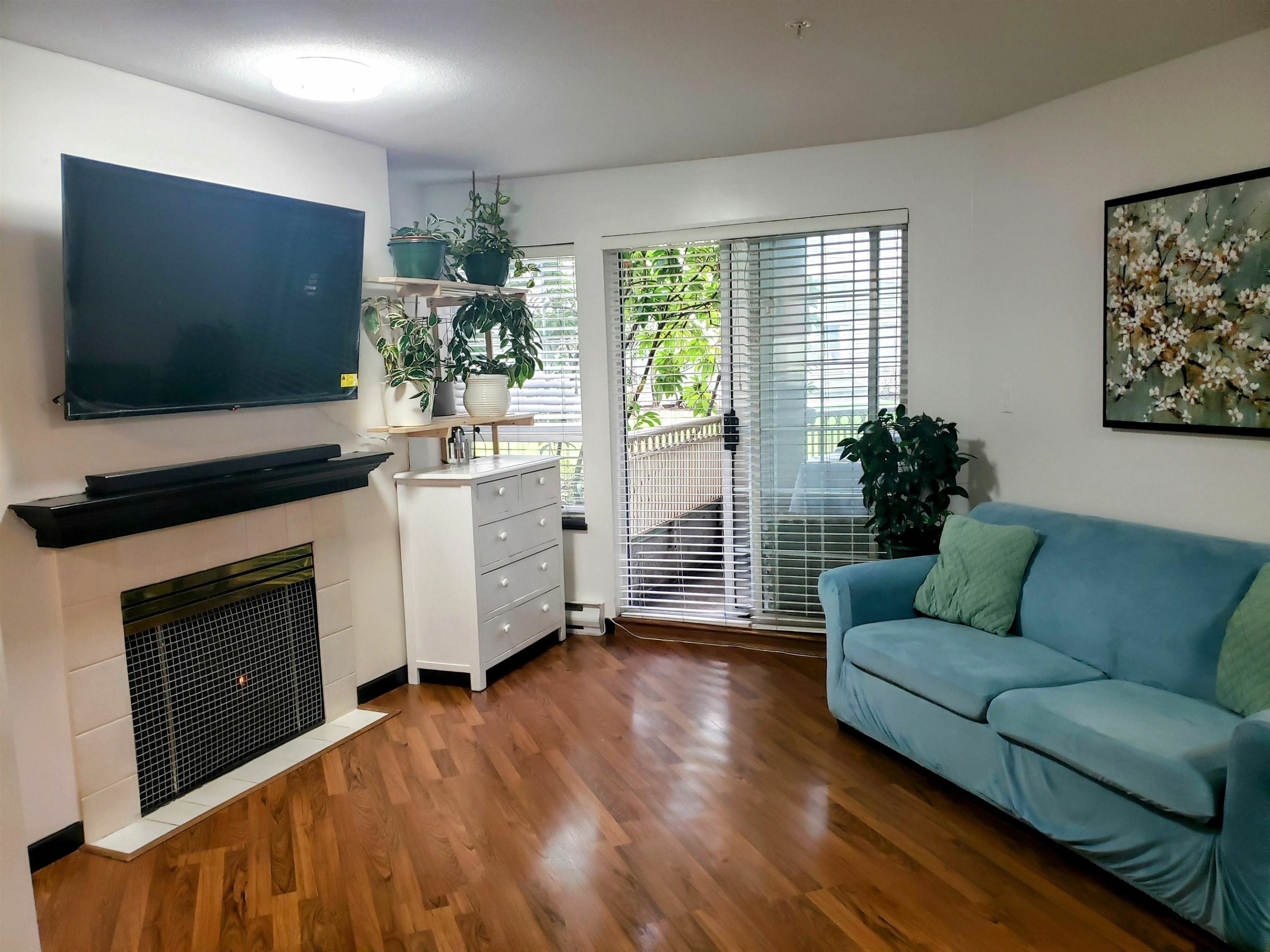 15268 105 Avenue 105  Surrey BC V3R 0W8 photo