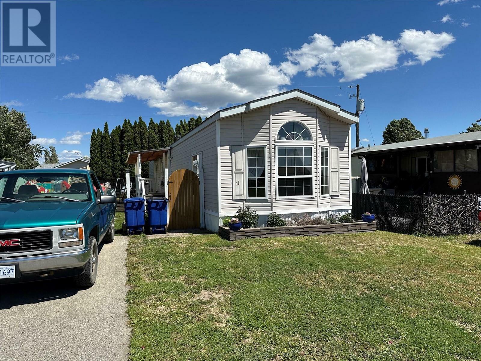 Property Photo: 2035 Boucherie Road 11 BC V4T 1Z6