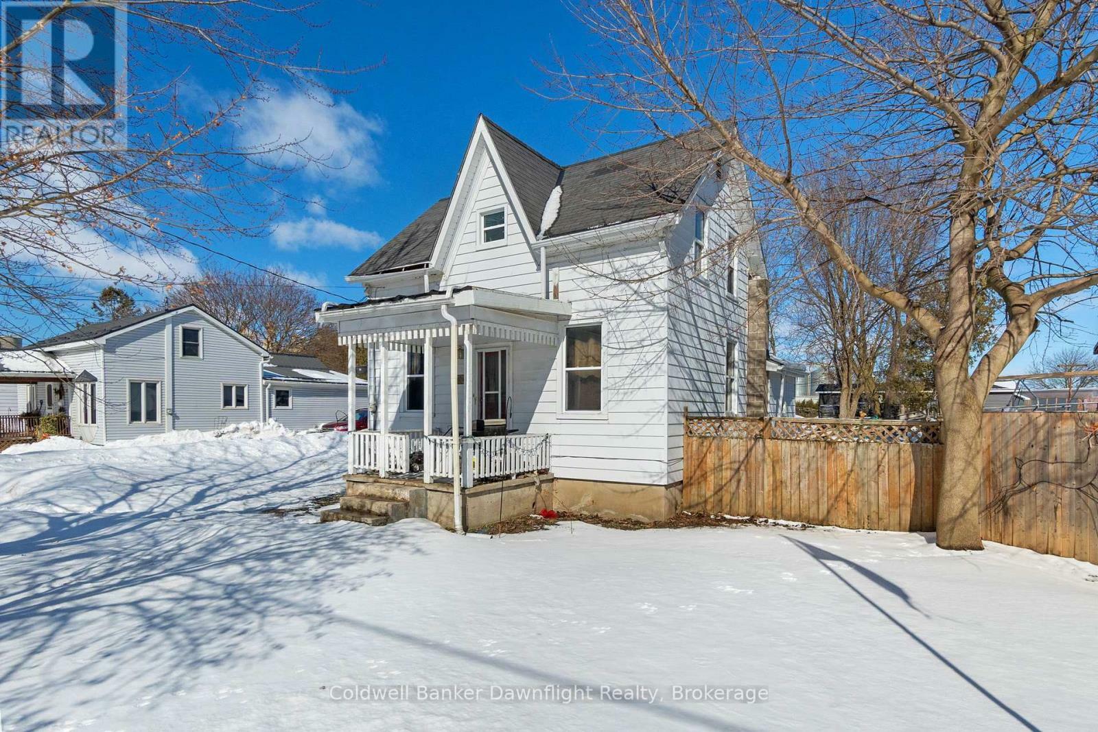 Property Photo:  88 Richmond Street North  ON N0M 1X0 