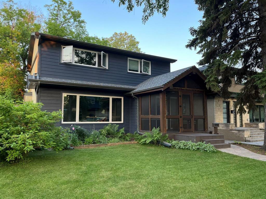 Property Photo:  870 Elm Street  MB R3M 3P5 