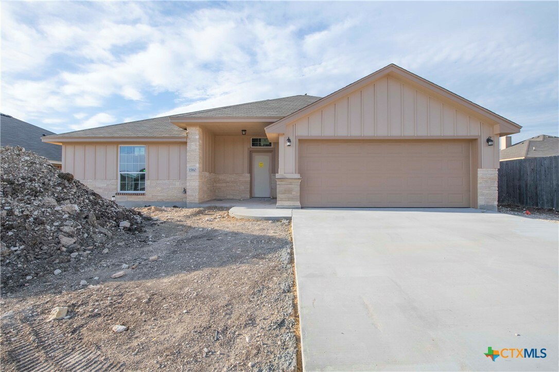 Property Photo: 1560 Risen Star Lane TX 76522