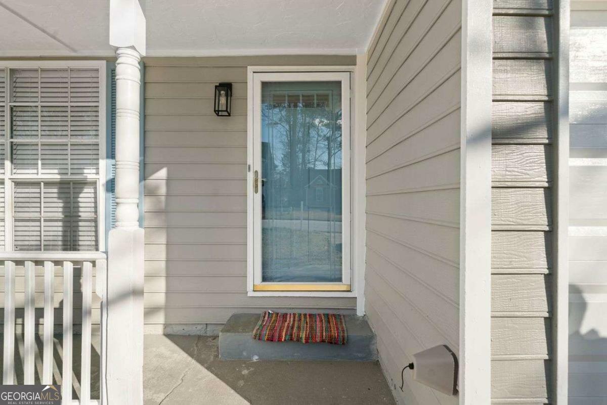 Property Photo: 826 Shore Drive GA 30058