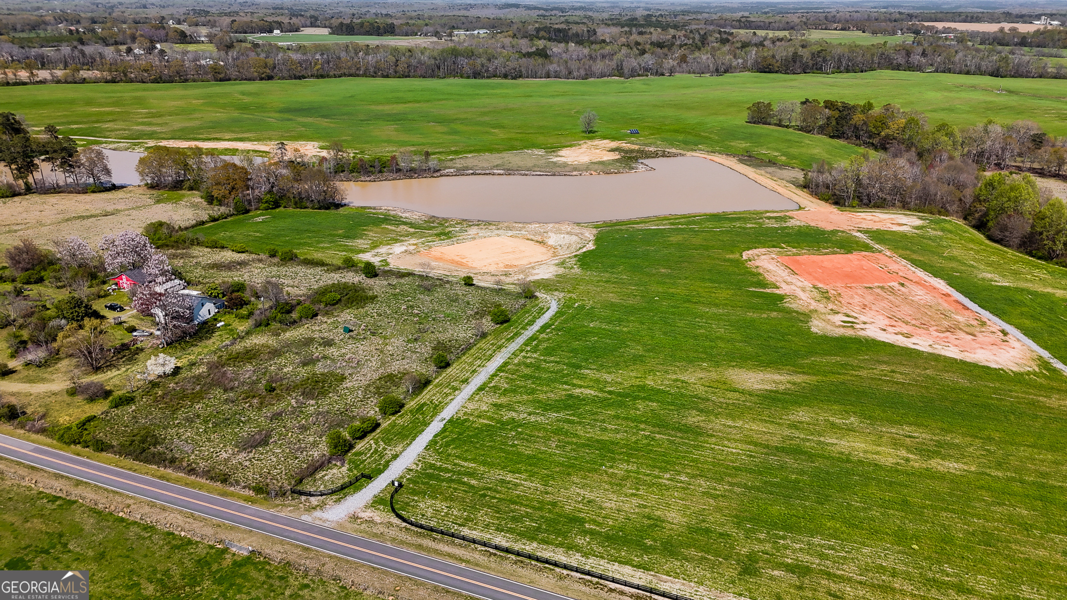 Property Photo: 202 Comm House Road GA 30204