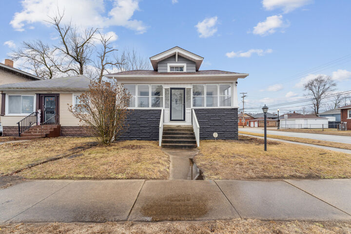 Property Photo:  1006 Eaton Street  IN 46320 