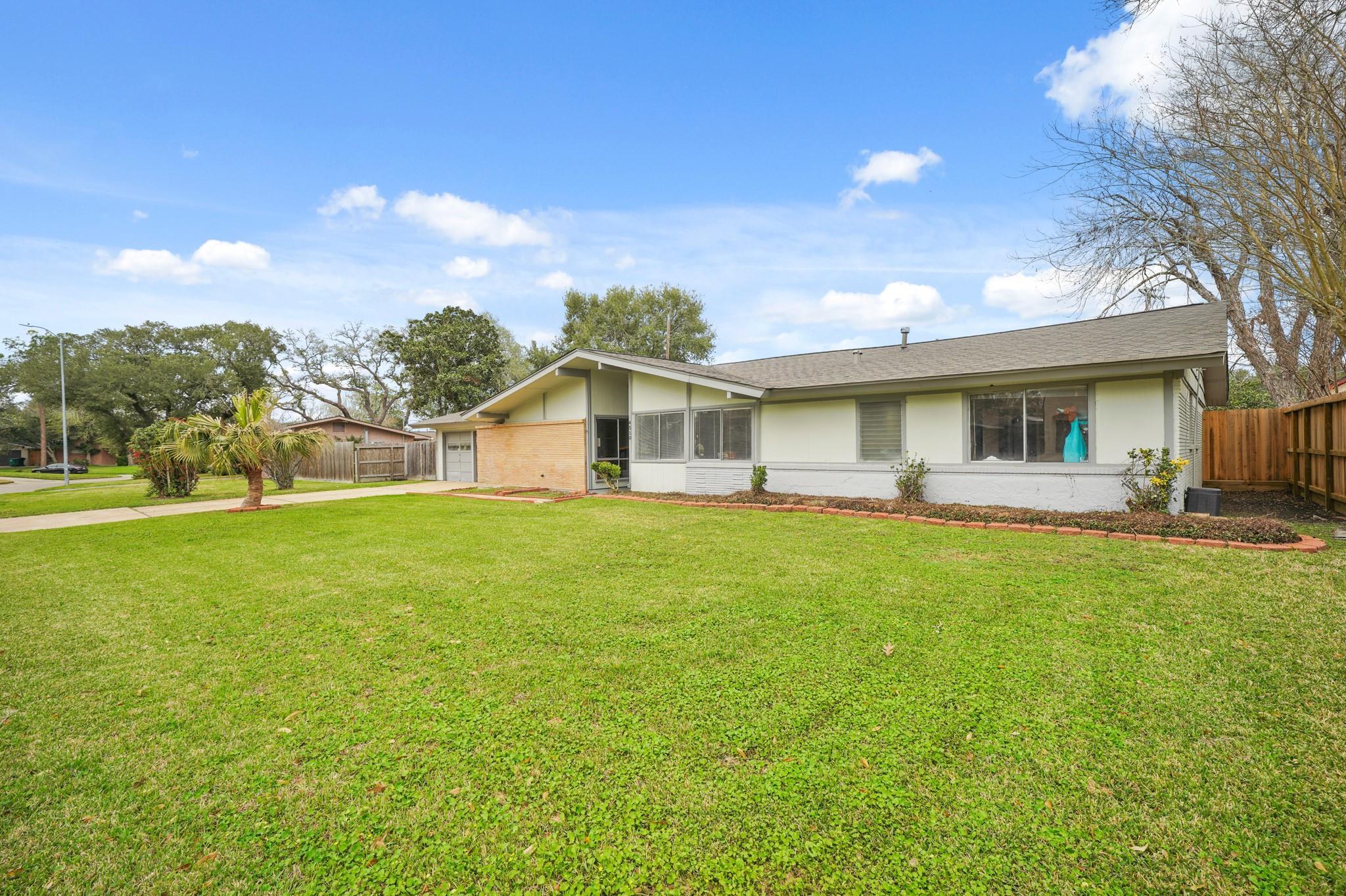 Property Photo:  4510 Silverwood Drive  TX 77035 