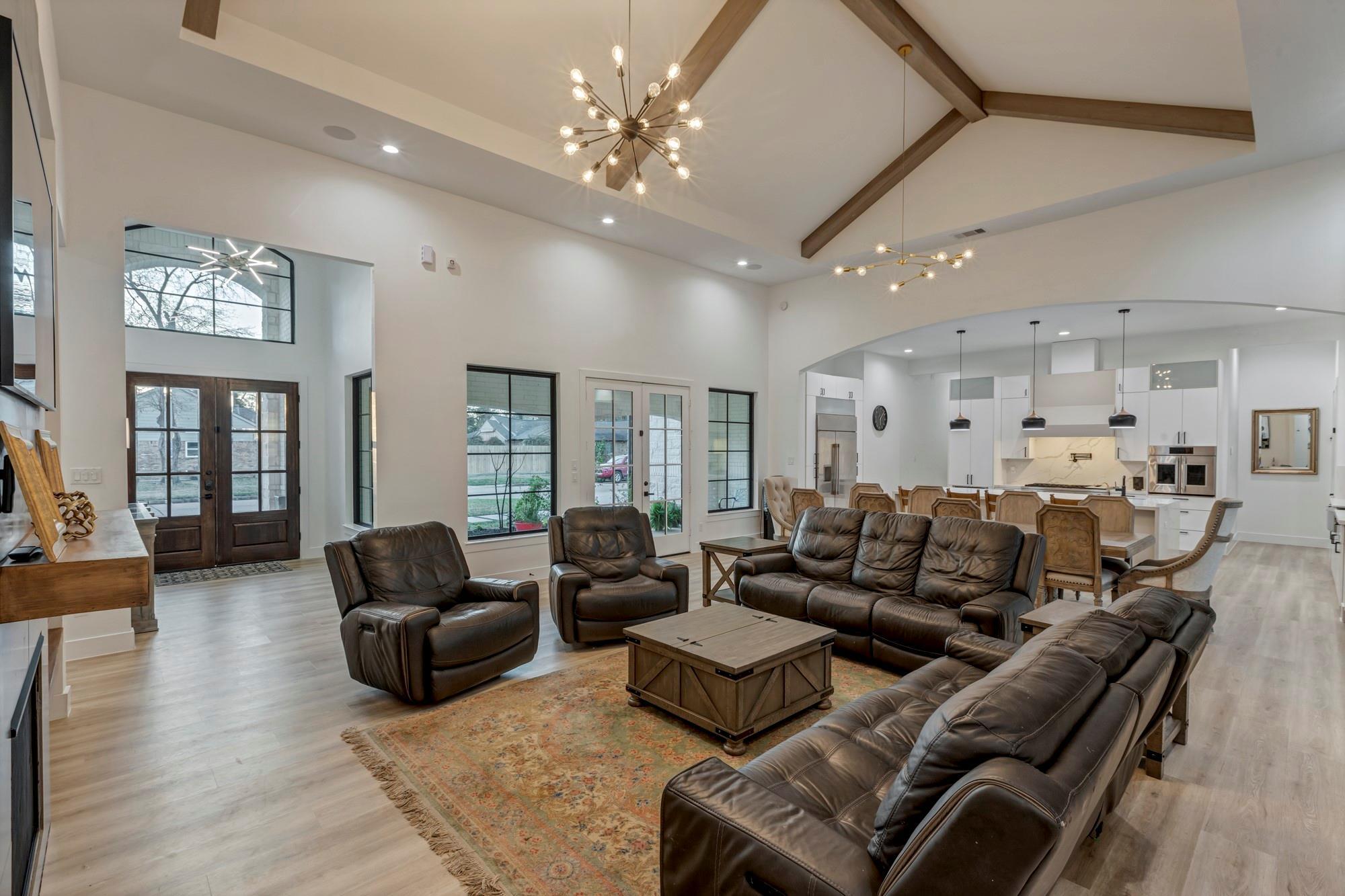 Property Photo: 1522 Maux Drive TX 77043