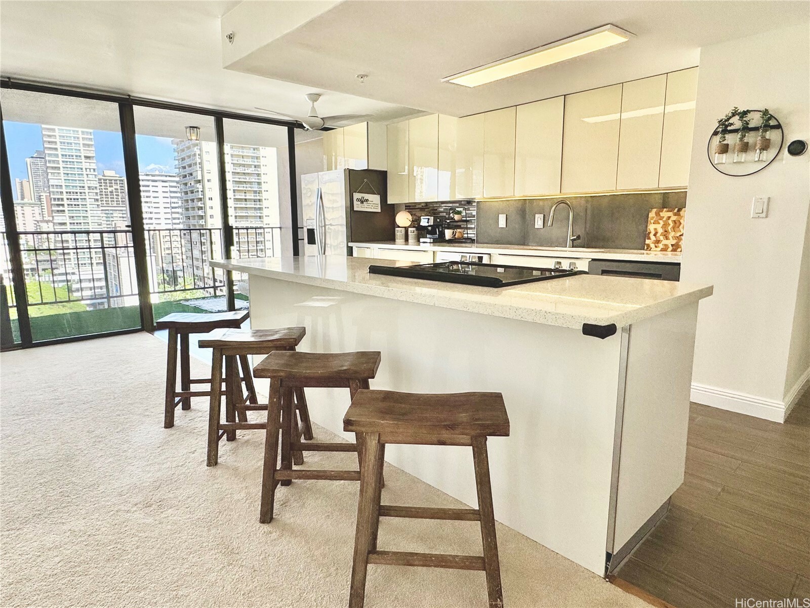 Property Photo: 250 Ohua Avenue 10A HI 96815