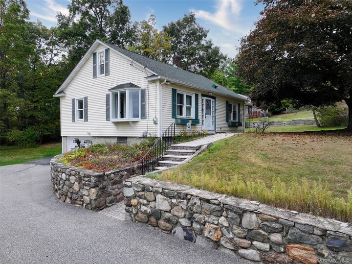Property Photo:  93 Weygant Hill  NY 10930 