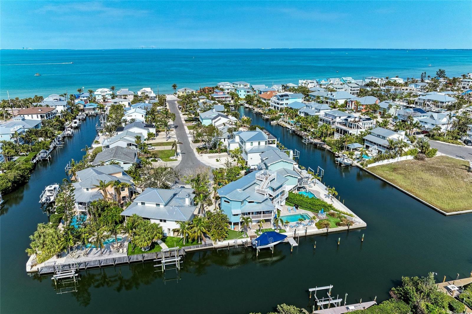 Property Photo: 511 Loquat Drive FL 34216