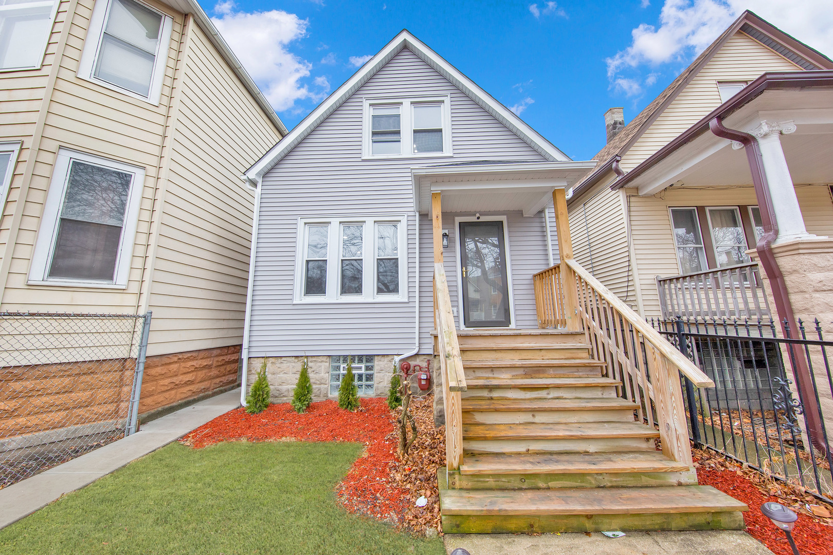 Property Photo: 4905 W Ohio Street IL 60644
