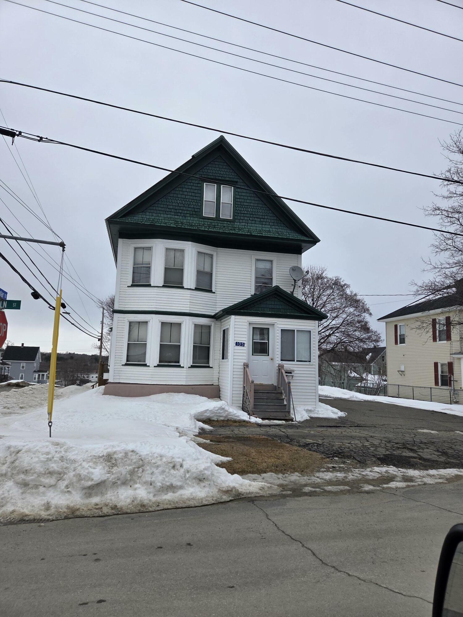 Property Photo:  105 Lincoln Street  ME 04462 