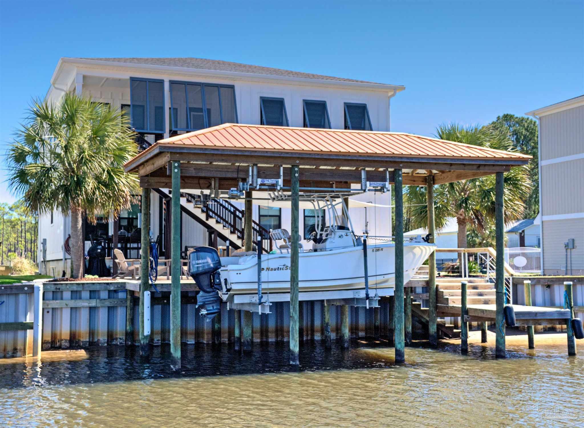 Property Photo: 1669 Stanford Rd FL 32563