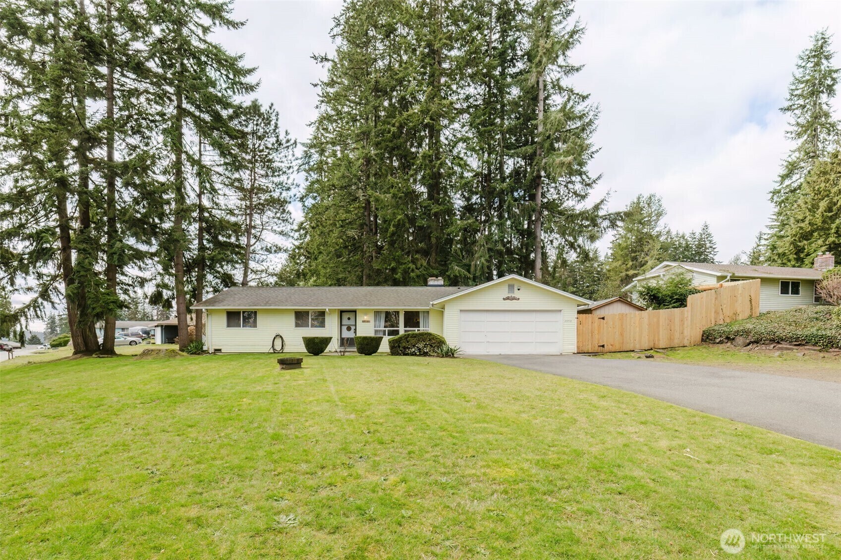 Property Photo: 2092 SE Beech Court WA 98366