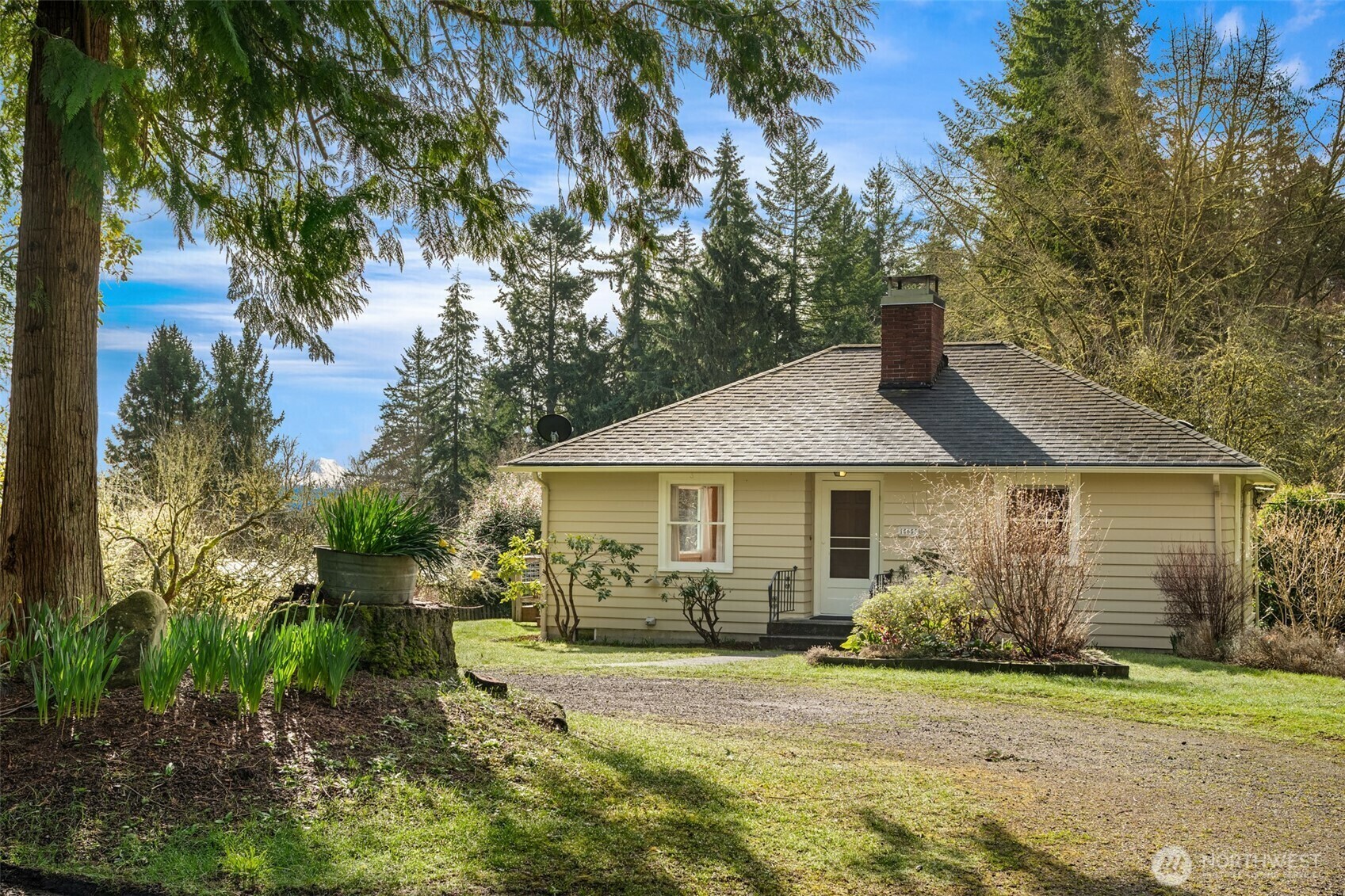 Property Photo: 15655 94th Avenue SW WA 98070