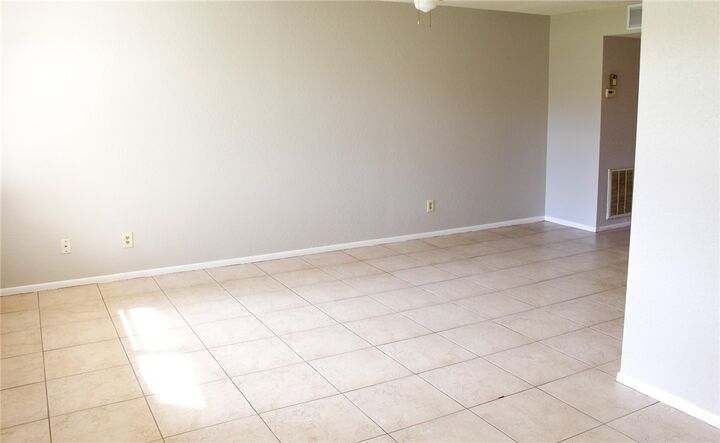 Property Photo:  12 Vista Gardens Trail 105  FL 32962 