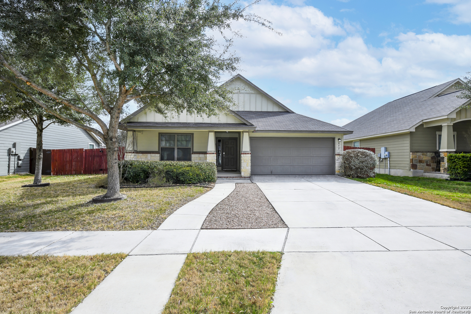 Property Photo:  842 Wall St  TX 78130 