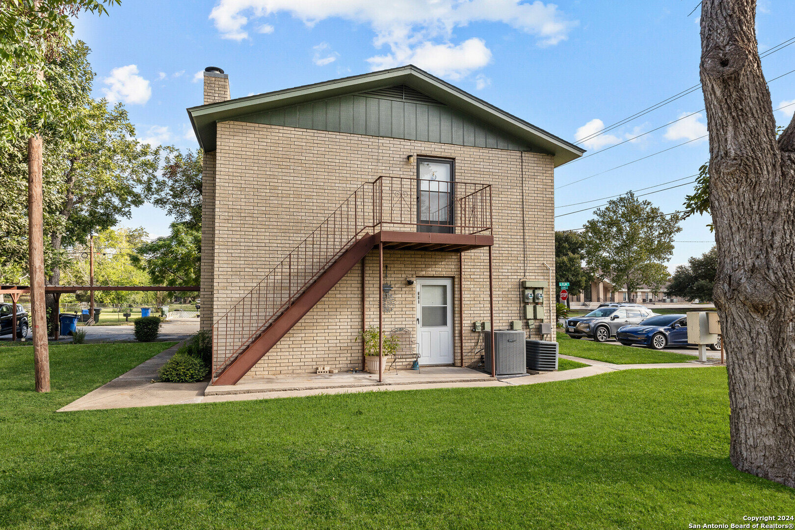 516 N King St 302  Seguin TX 78155 photo