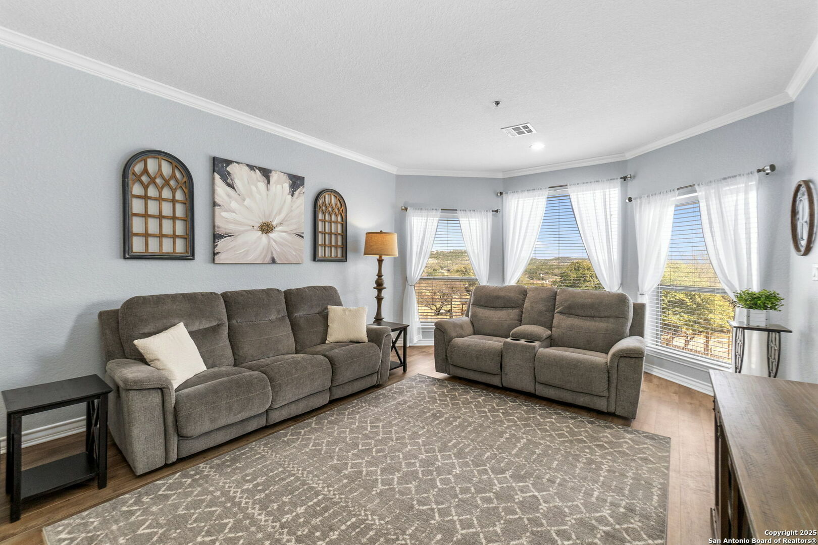 Property Photo: 20 Tapatio Dr. E 101 TX 78006
