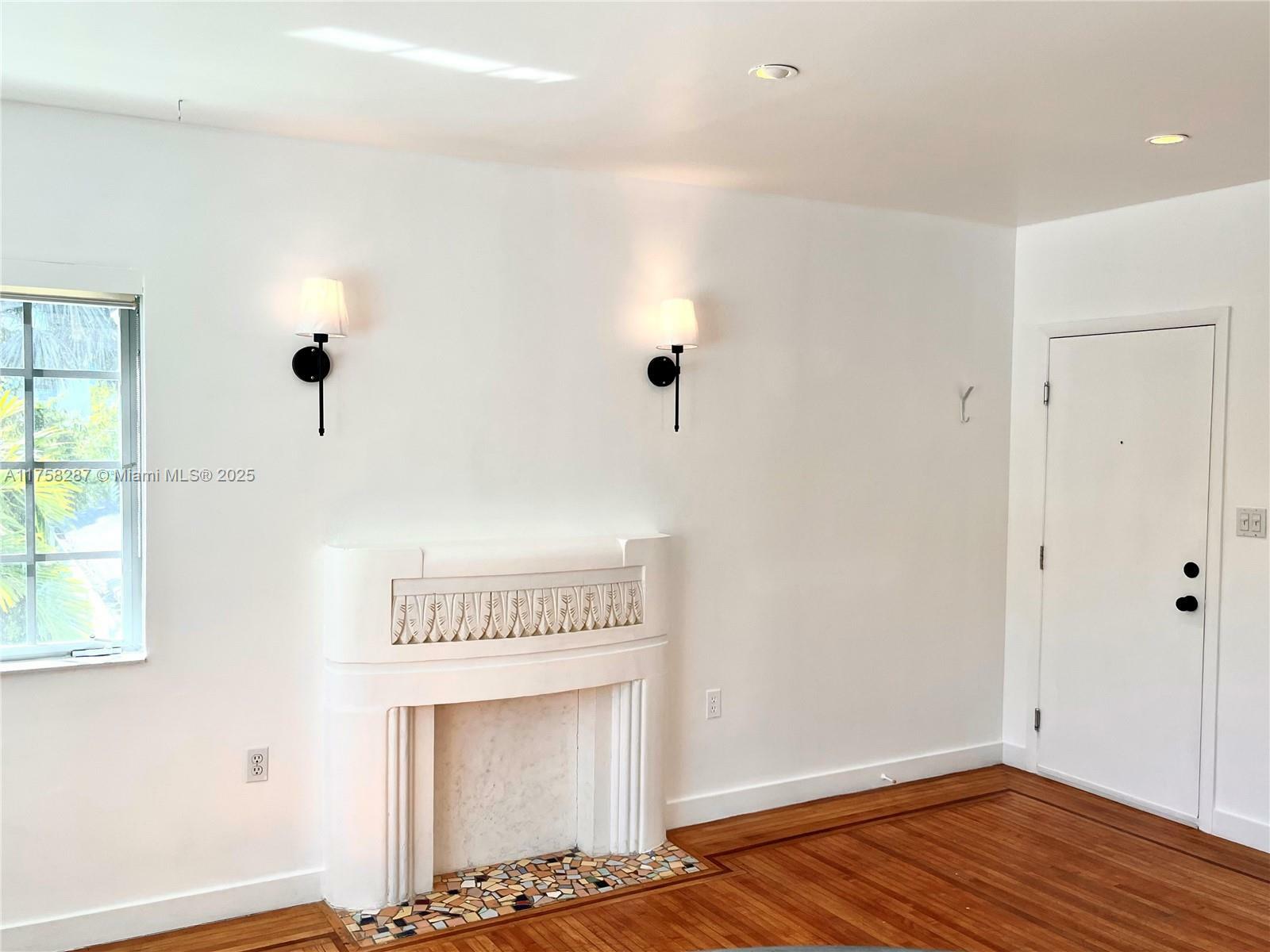 Property Photo:  815 Euclid Ave 14  FL 33139 