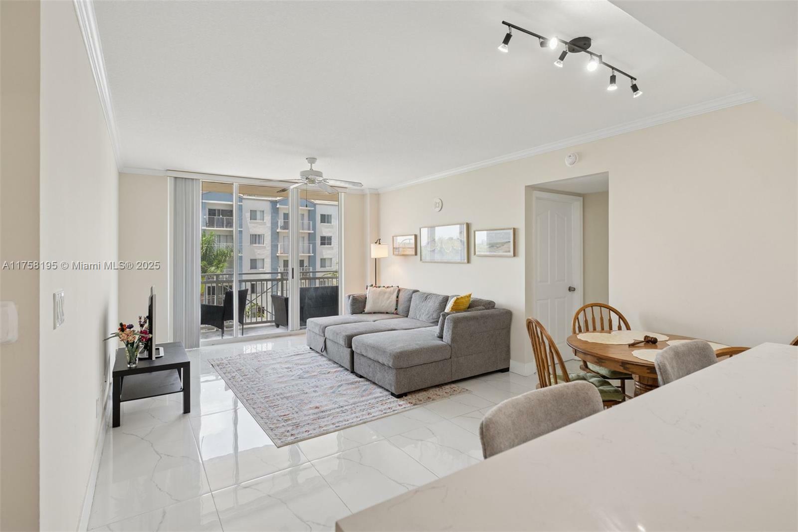 Property Photo: 2665 SW 37th Ave 612 FL 33133