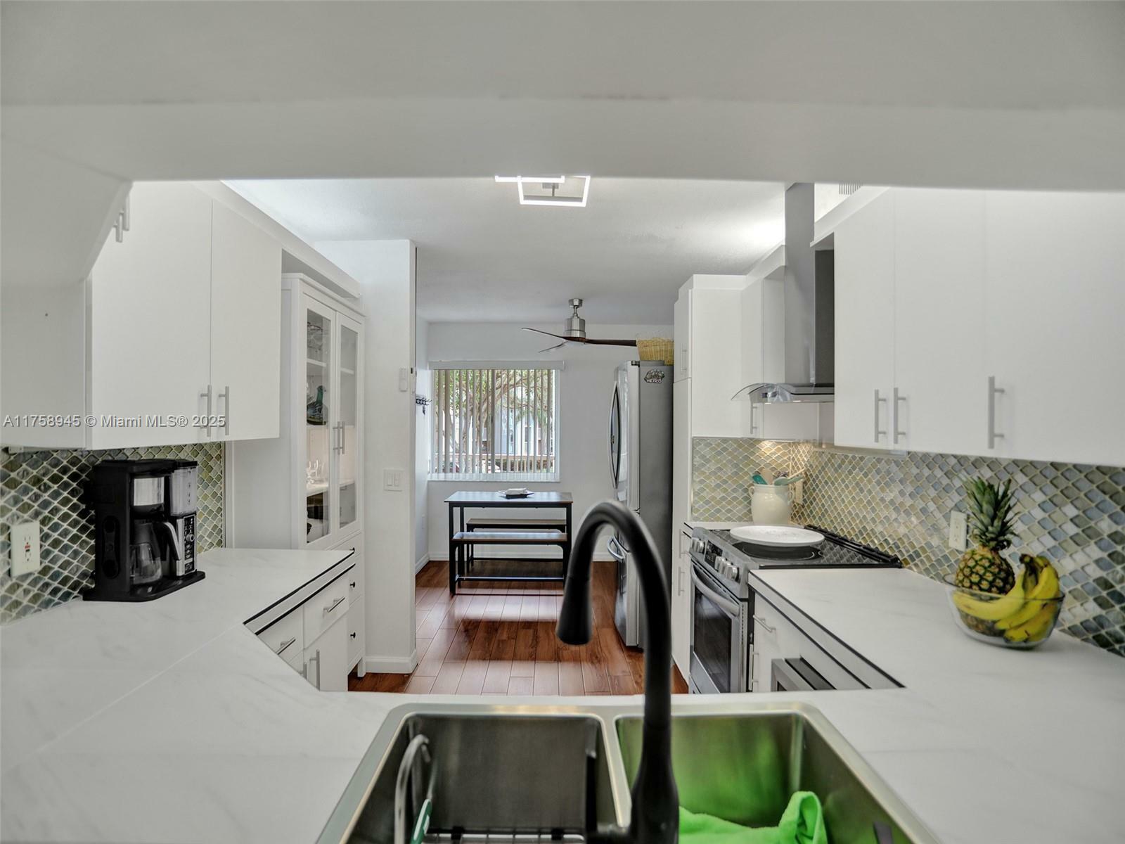10111 NW 24th Pl 202  Sunrise FL 33322 photo