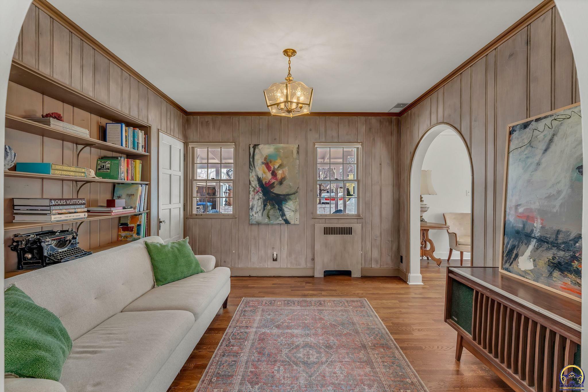 Property Photo: 1320 SW Pembroke Ln KS 66604