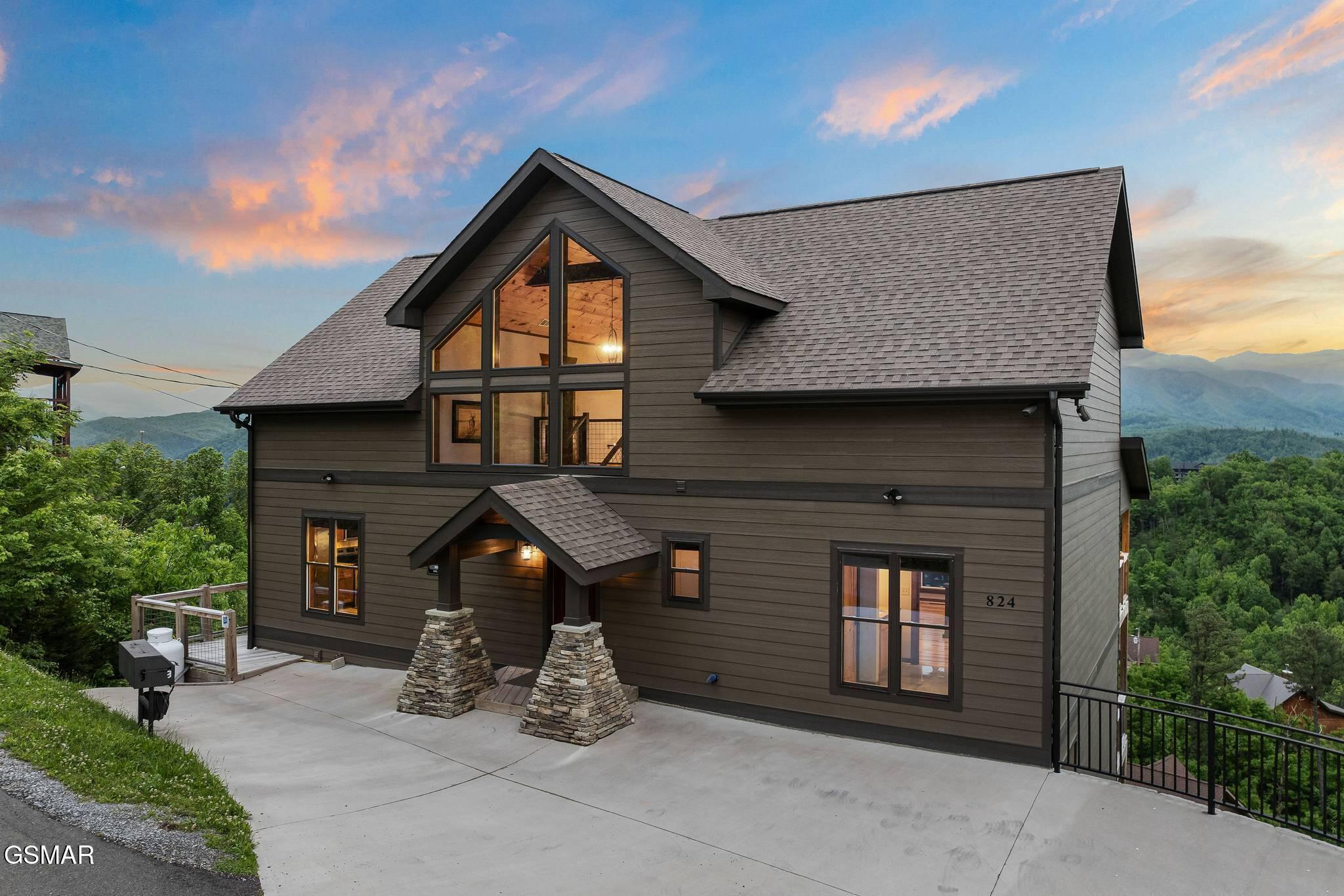 824 N Skyline Drive  Gatlinburg TN 37738 photo