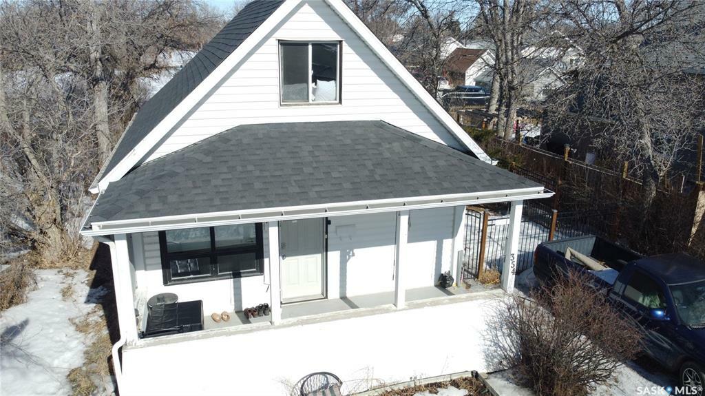 Property Photo:  354 Stadacona Street E  SK S6H 0J6 