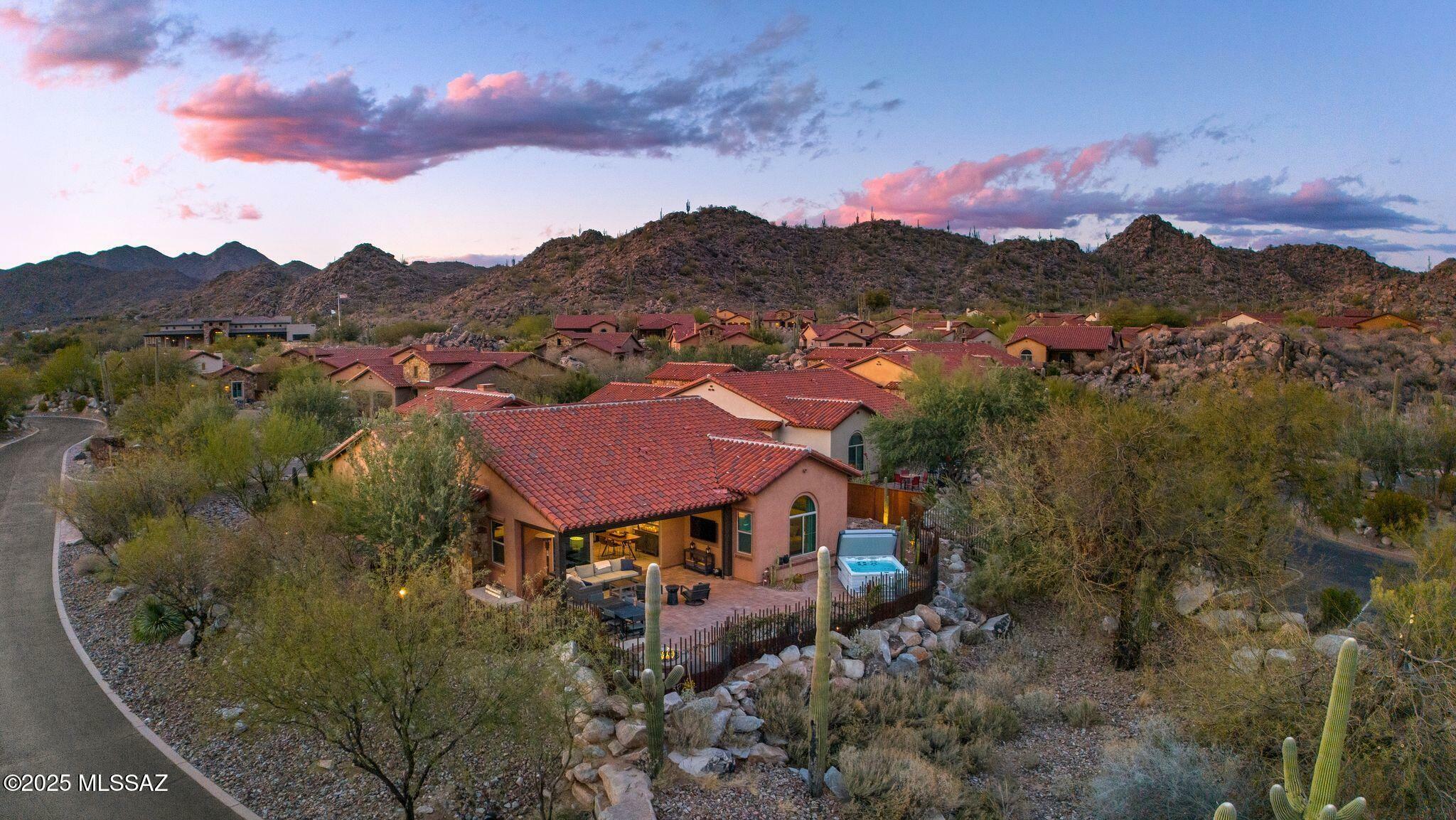 Property Photo: 14302 N Mickelson Canyon Court AZ 85755