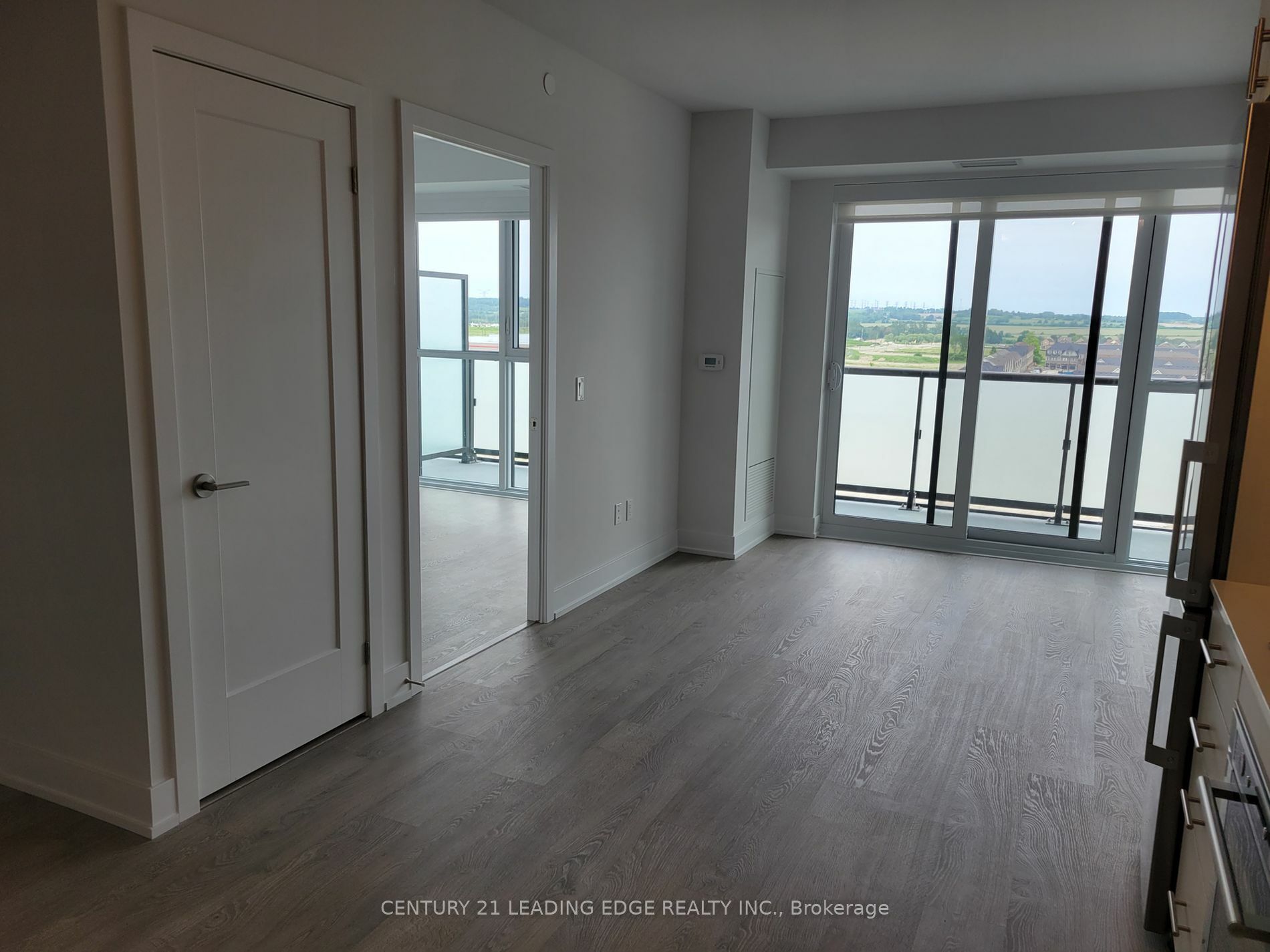 Property Photo:  2550 Simcoe St N #812  ON L1L 0R5 