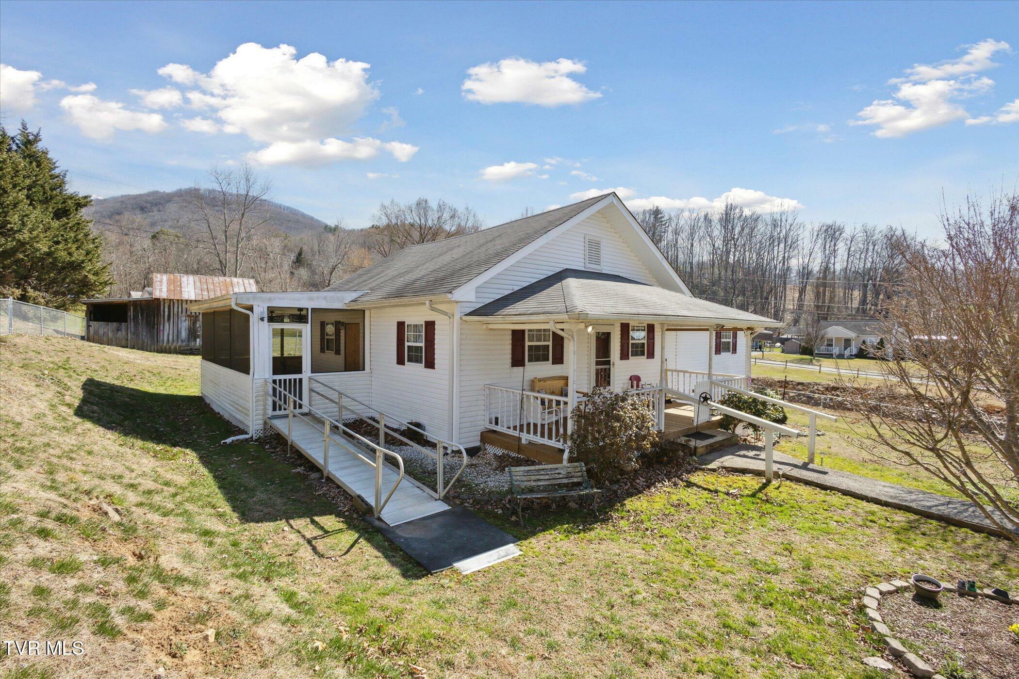 Property Photo:  387 Peters Hollow Road  TN 37643 