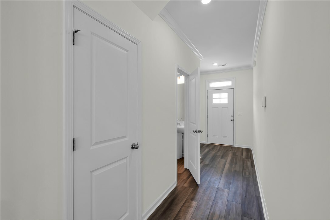 Property Photo: 204 Brown Circle SC 29642