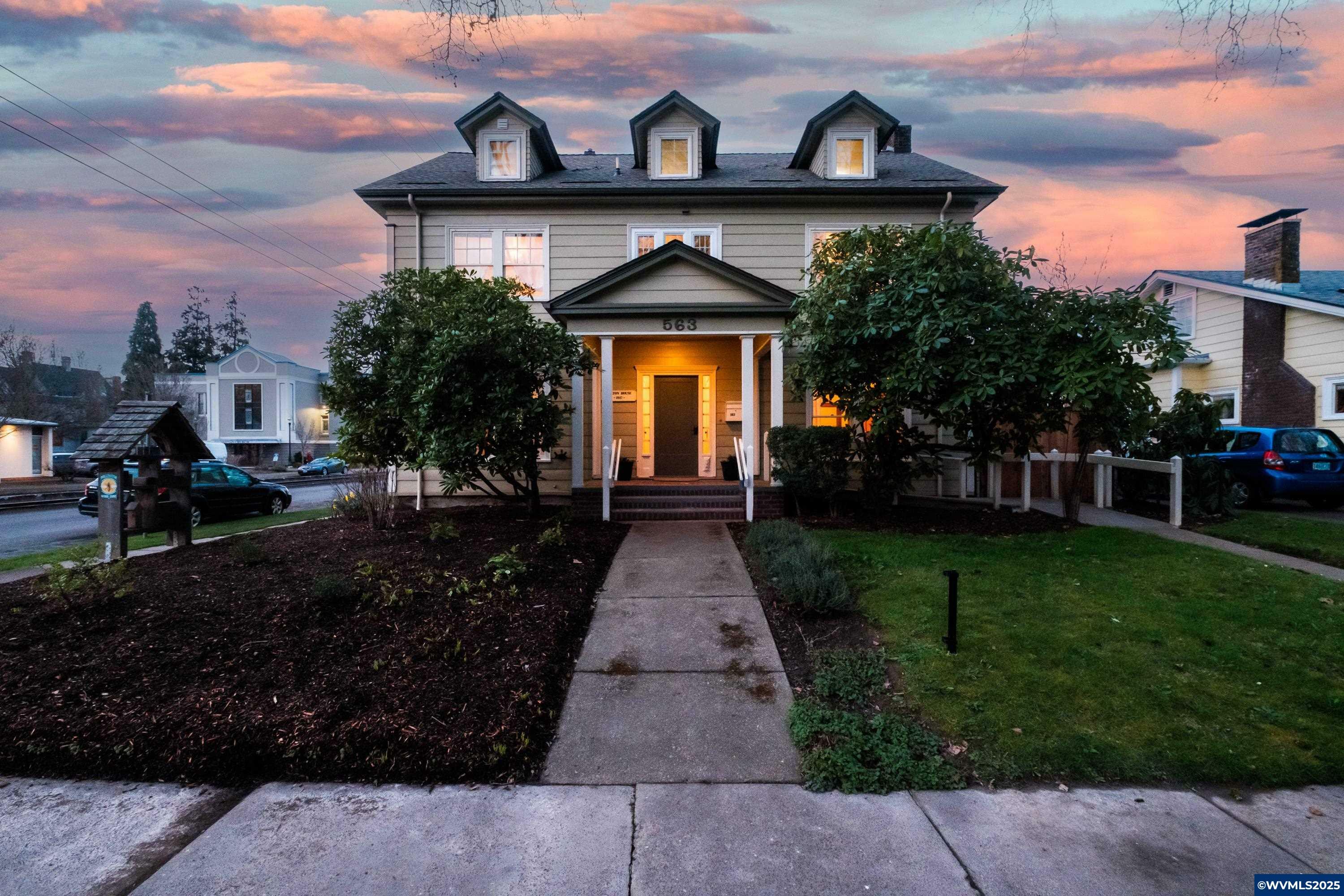 Property Photo: 563 SW Jefferson Av OR 97333