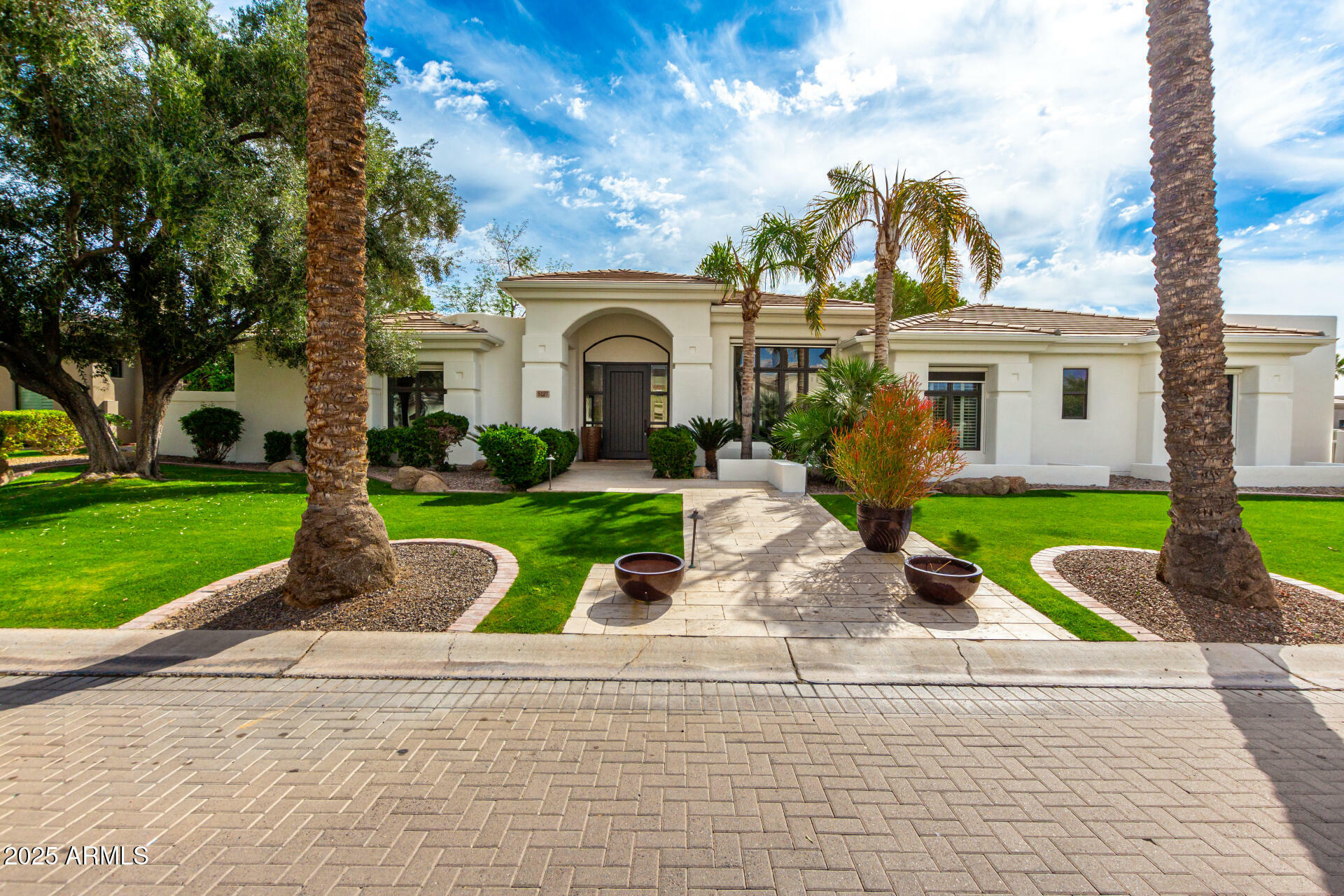Property Photo: 5127 N 71st Street AZ 85253