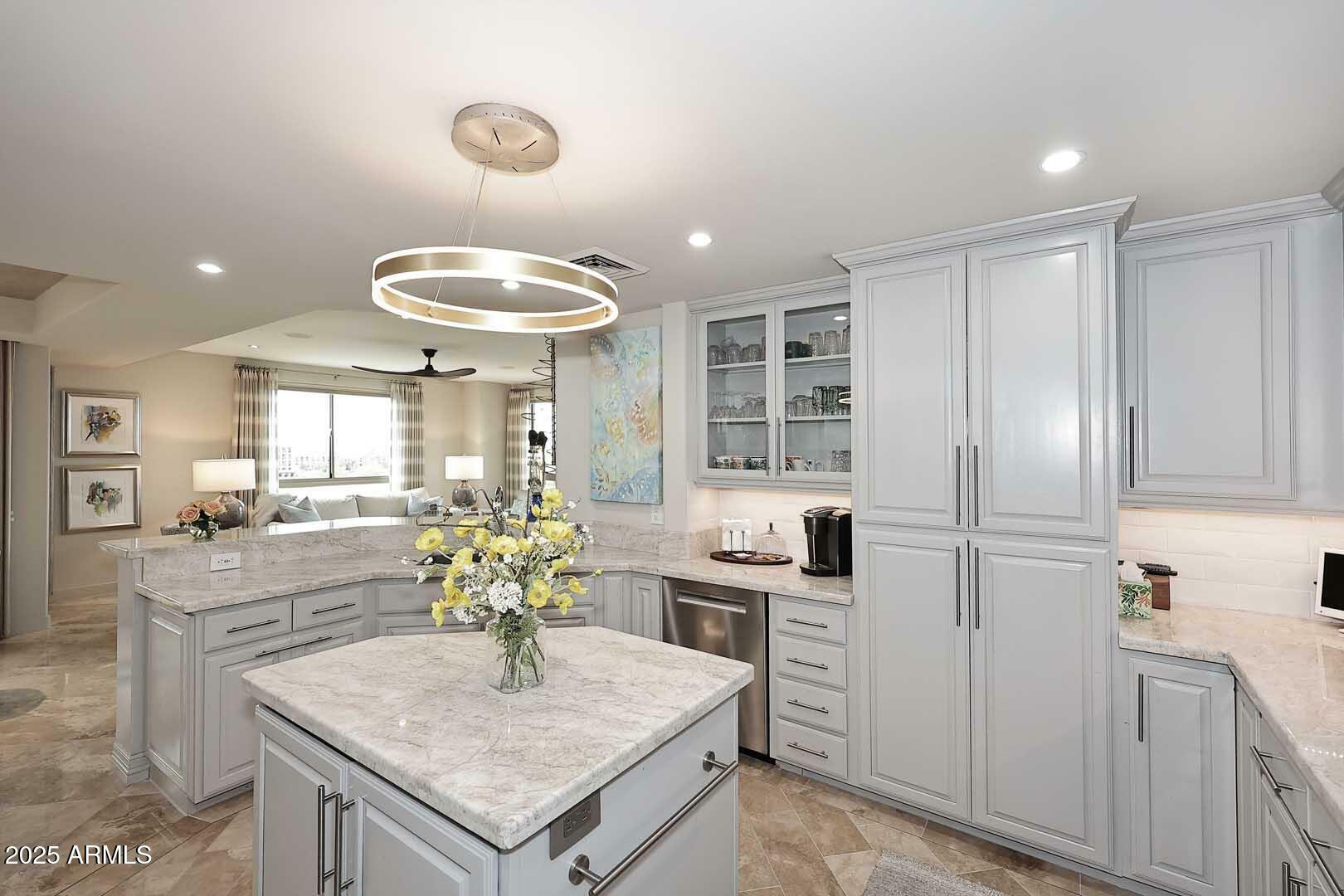 Property Photo:  15802 N 71st Street 501  AZ 85254 