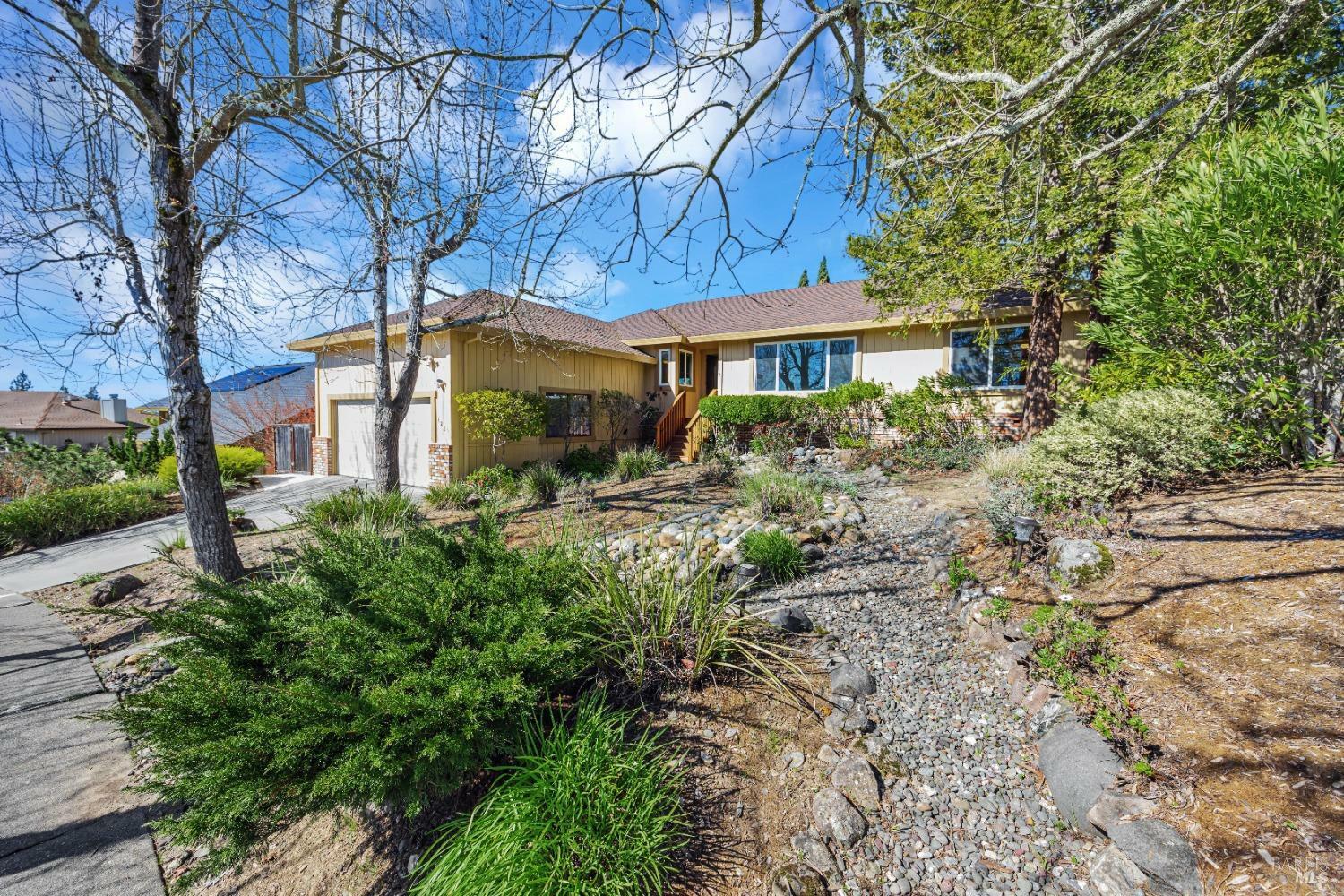 Property Photo:  723 Hillmont Street  CA 95409 