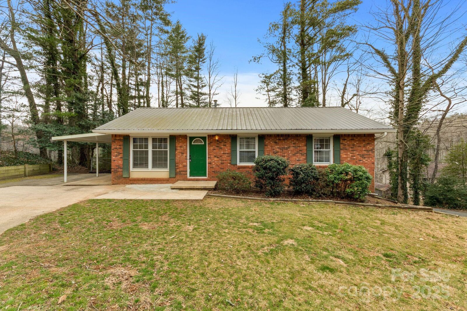 Property Photo:  14 S Ridge Place  NC 28704 
