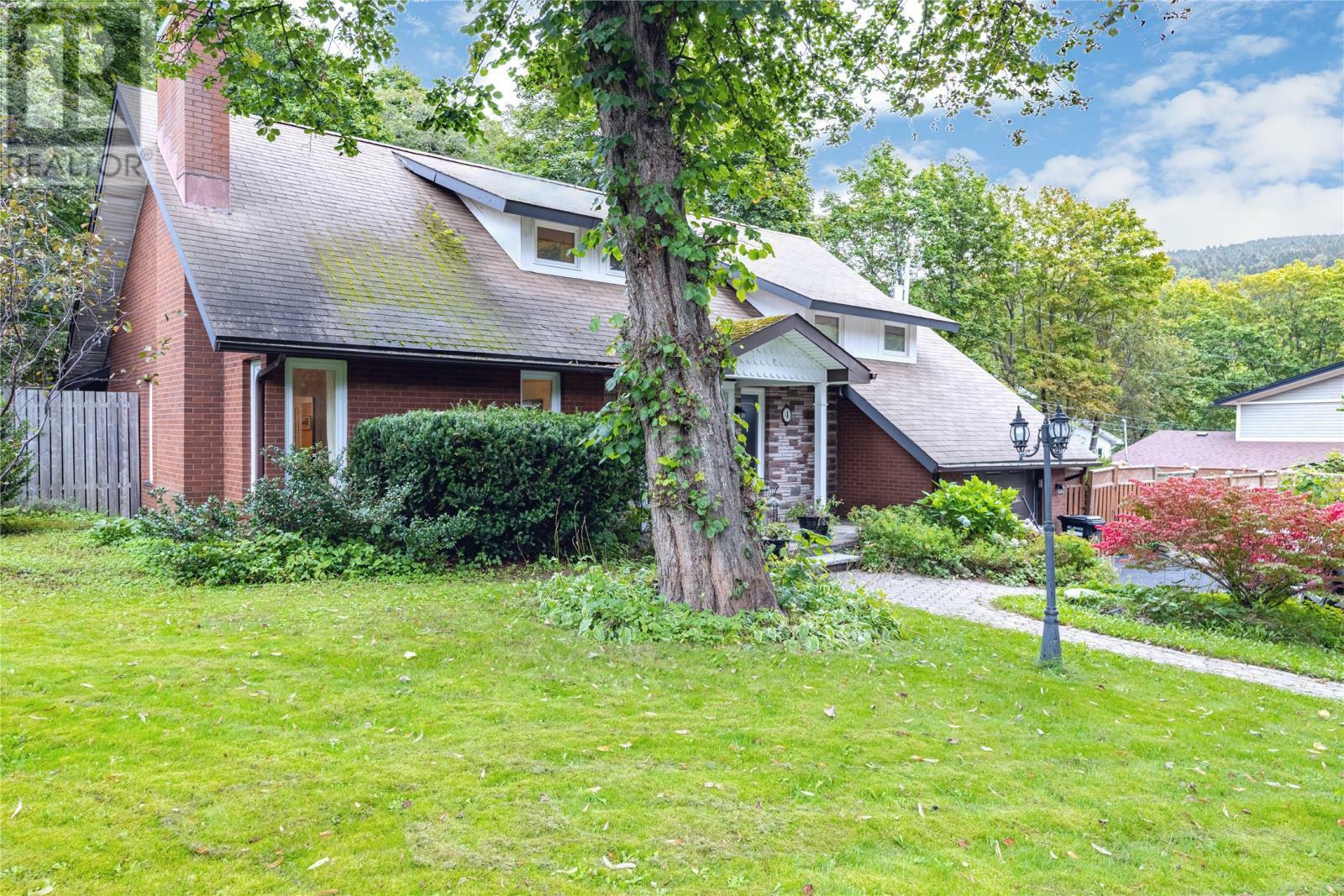 Property Photo:  4 Sherwood Drive  NL A1E 2X4 