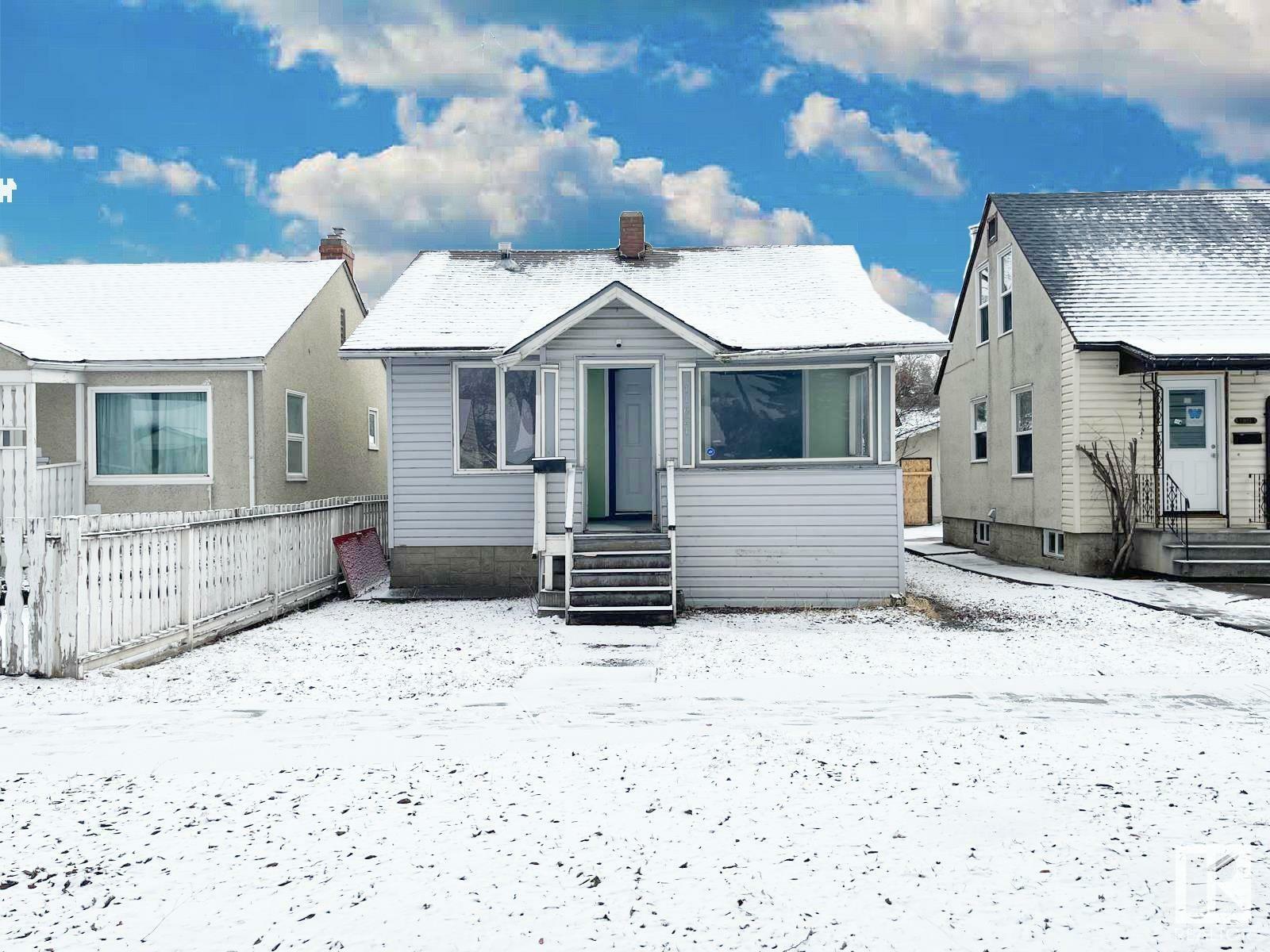 11621 90 Street NW  Edmonton AB T5B 3Y3 photo