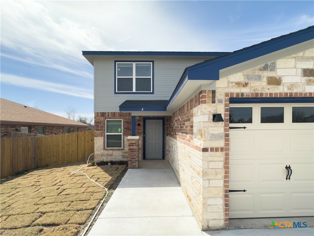 Property Photo: 2414 Westcliff Road TX 76543