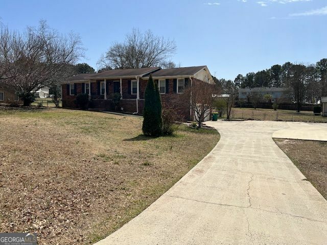 Property Photo: 749 Willow Bend GA 30238