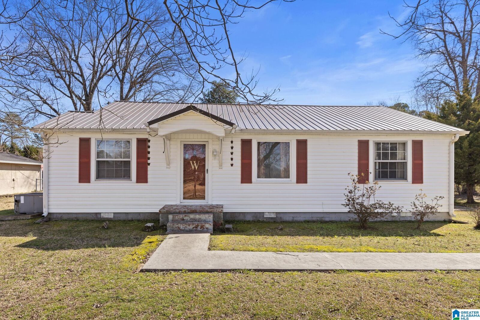 Property Photo: 156 County Road 1466 AL 35055