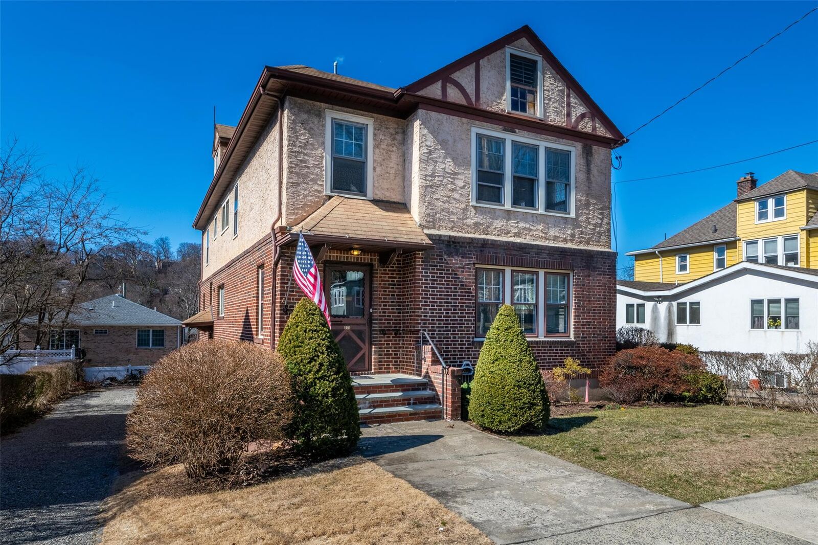 Property Photo:  215 Sedgwick Avenue  NY 10705 