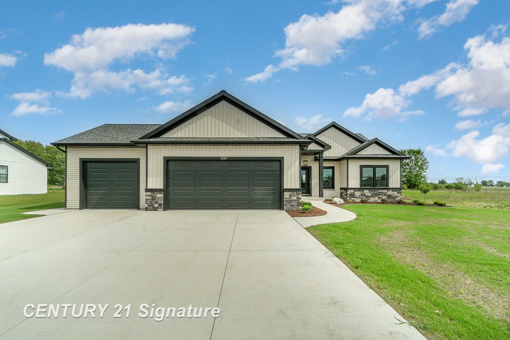 2289 Holly Ridge Lane  Bay City MI 48706 photo