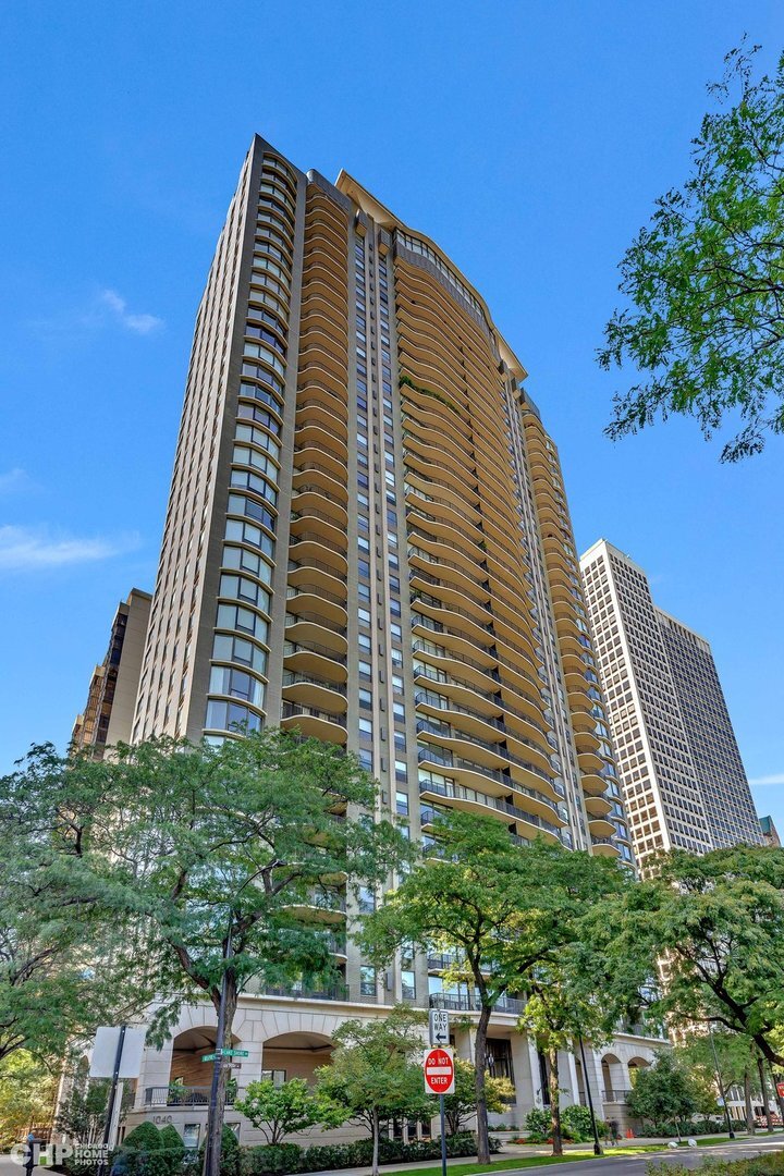Property Photo: 1040 N Lake Shore Drive 17B IL 60611