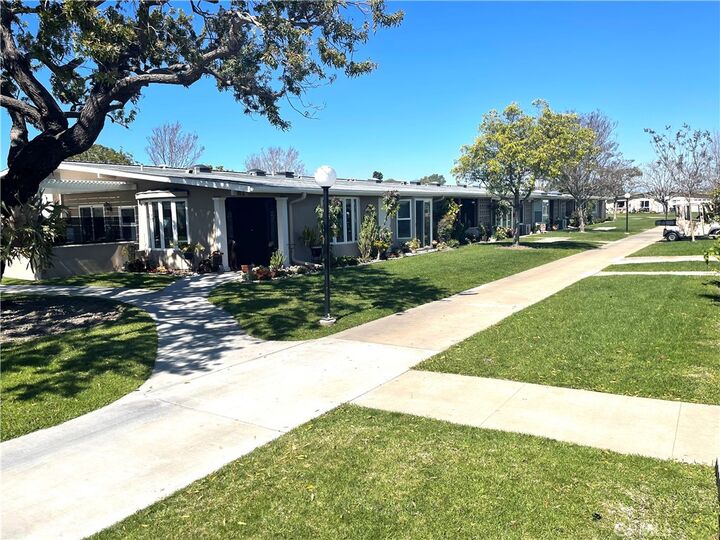 Property Photo:  1400 Weeburn Road 4 82B  CA 90740 