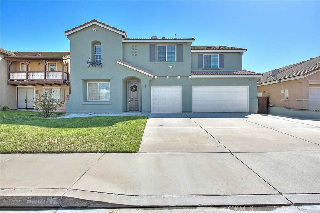 Property Photo:  13687 Aspen Leaf Ln  CA 92880 