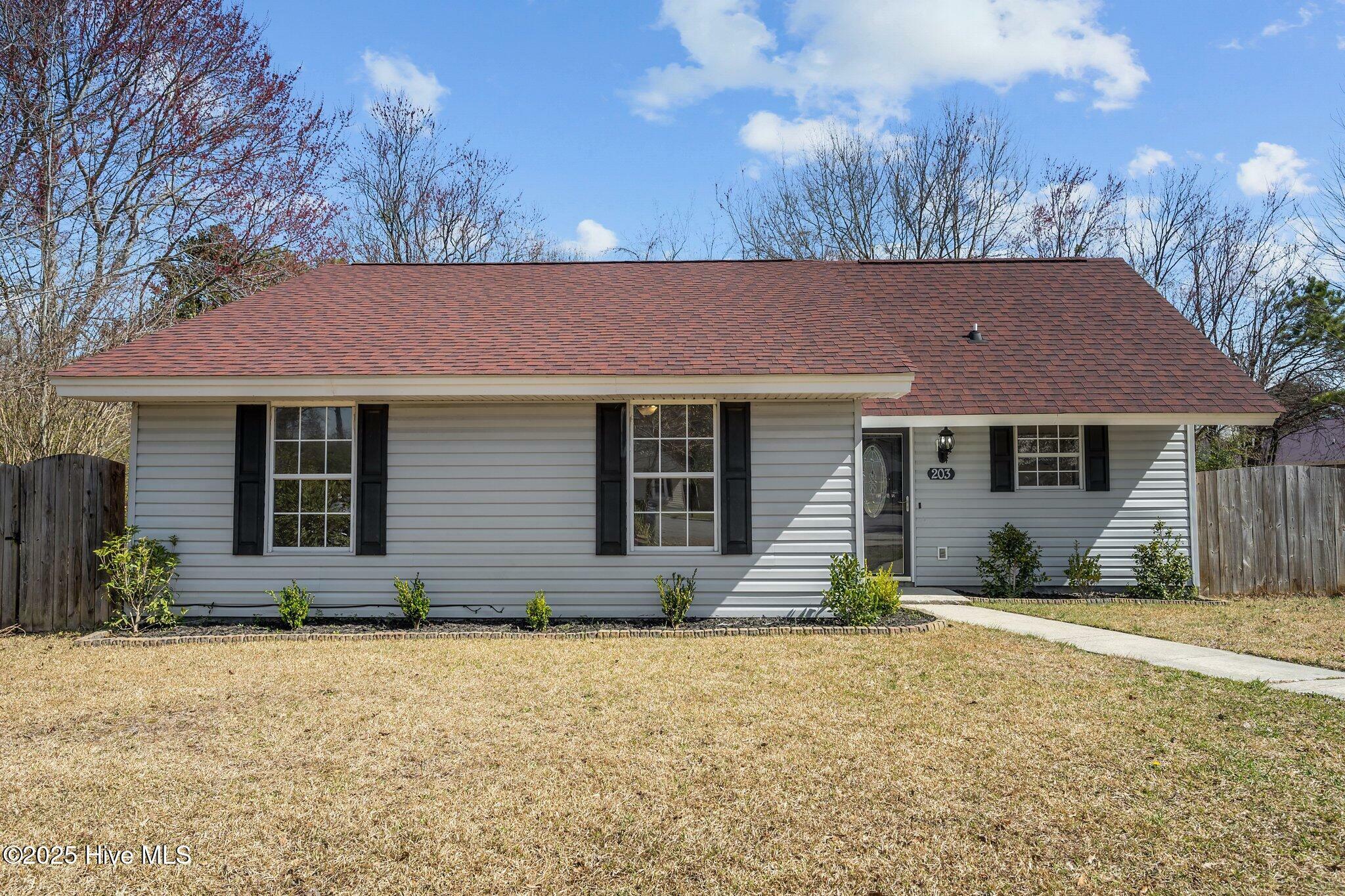 Property Photo:  203 N Willow Lane  NC 28546 